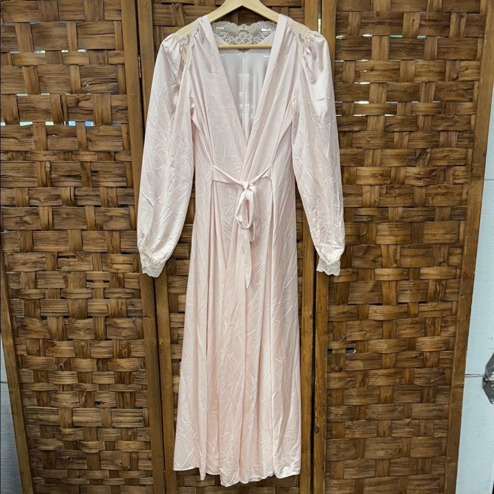Vintage Olga Elegant Pink Women's Robe